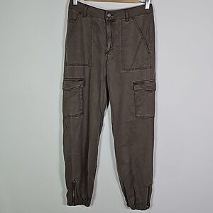 Guess tan 26x28 pants